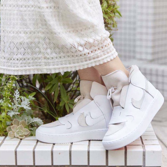 nike wmns vandalised lx